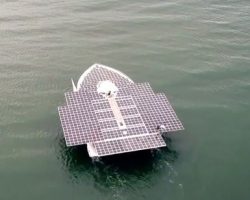Du thuyền chạy bằng năng lượng mặt trời